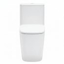 vaso sanitario monobloco branco em fundo branco com vista frontal